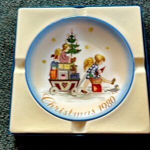 NWOT Vintage “ Parade into toyland” Christmas 1980 collector Berta Hummel